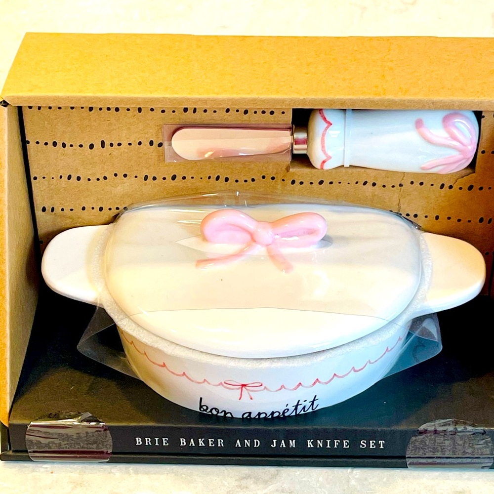 New, Rae Dunn Brie Baker & Jam Knife Set with pink ribbon accents! Great Gift!